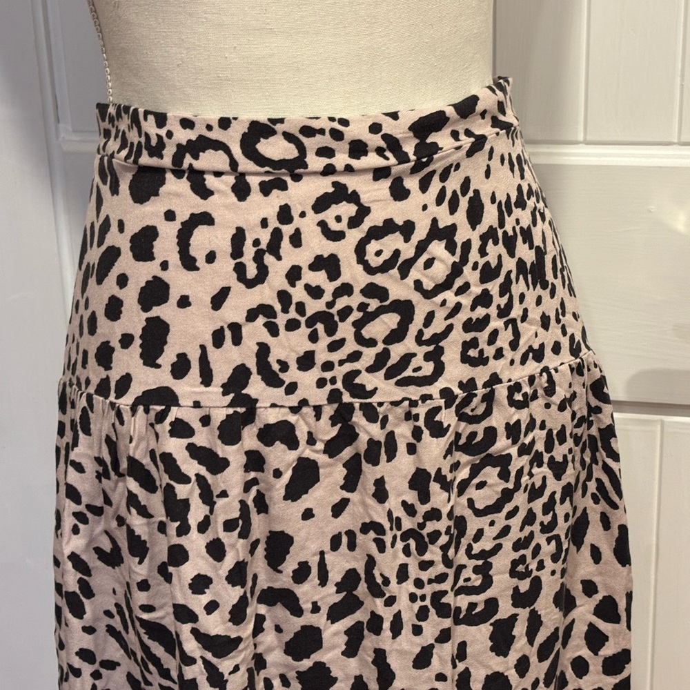 💕URBAN Romantics Pink Leopard print Tiered Midi Skirt Size M💕